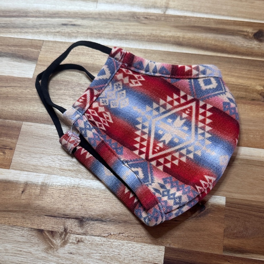 Pendleton Face Mask - red/blue tribal pattern‎